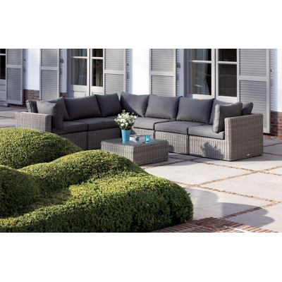 Amari tussenstuk in grijs wicker met polyester kussens