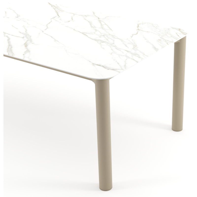 Orso tuintafel rechthoekig afgerond in beige aluminium en volkeramiek Calacatta - L 240 x B 100 x H 74.5 cm