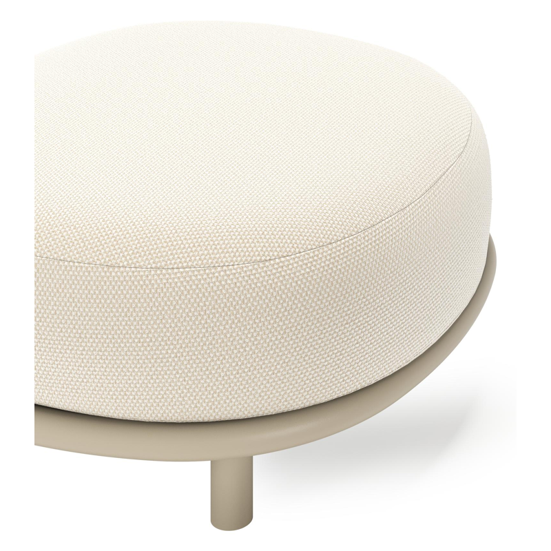Lupino poef in beige aluminium met althea off white all weather cosytica kussen