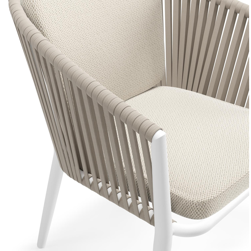 Chaise de jardin Orso in aluminium blanc et corde tissée verticalement beige avec coussin en lopi marble all weather sunbrella® luxe