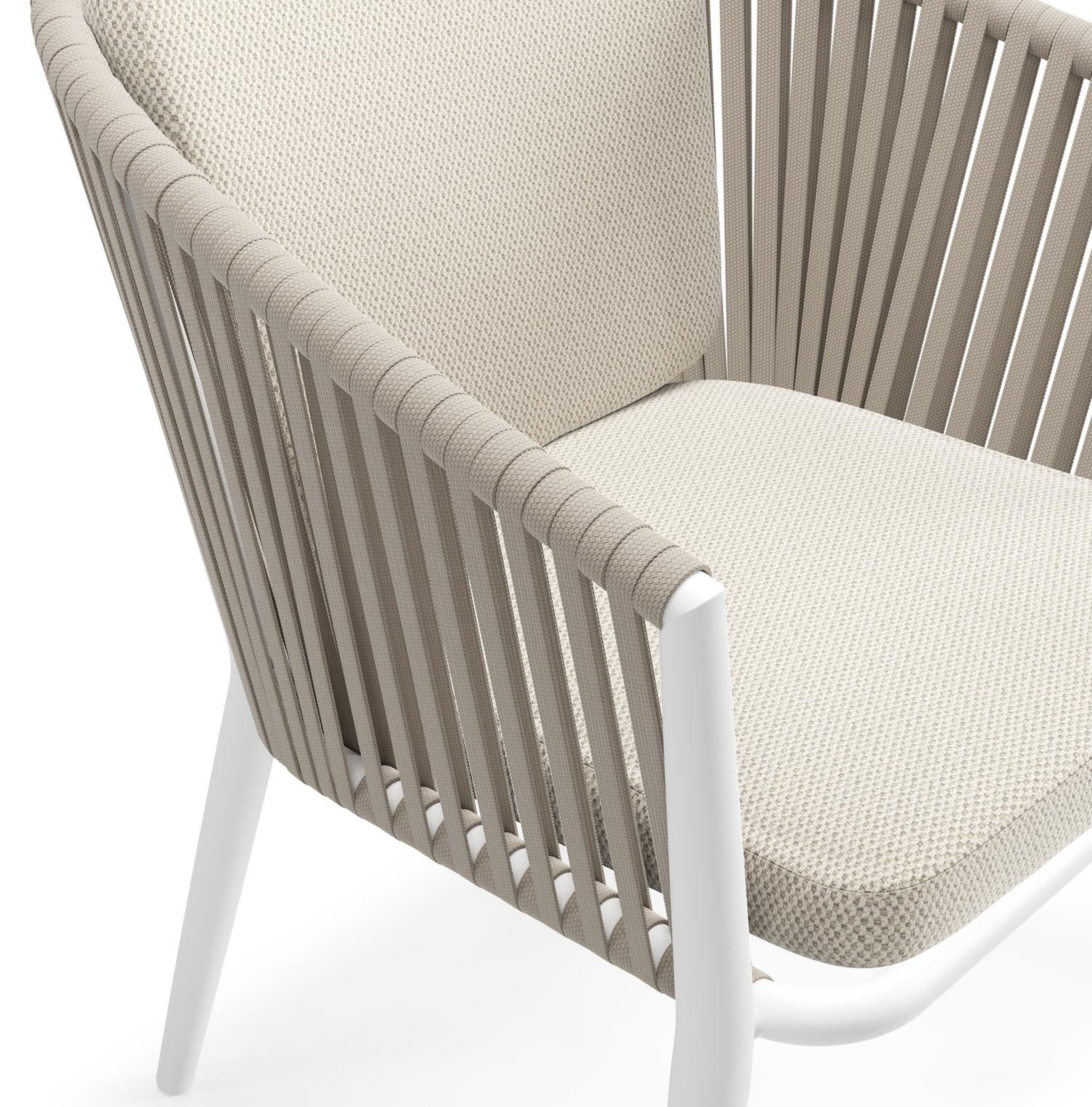 Orso tuinstoel in wit aluminium en beige verticaal geweven rope met kussen in lopi marble all weather sunbrella® luxe