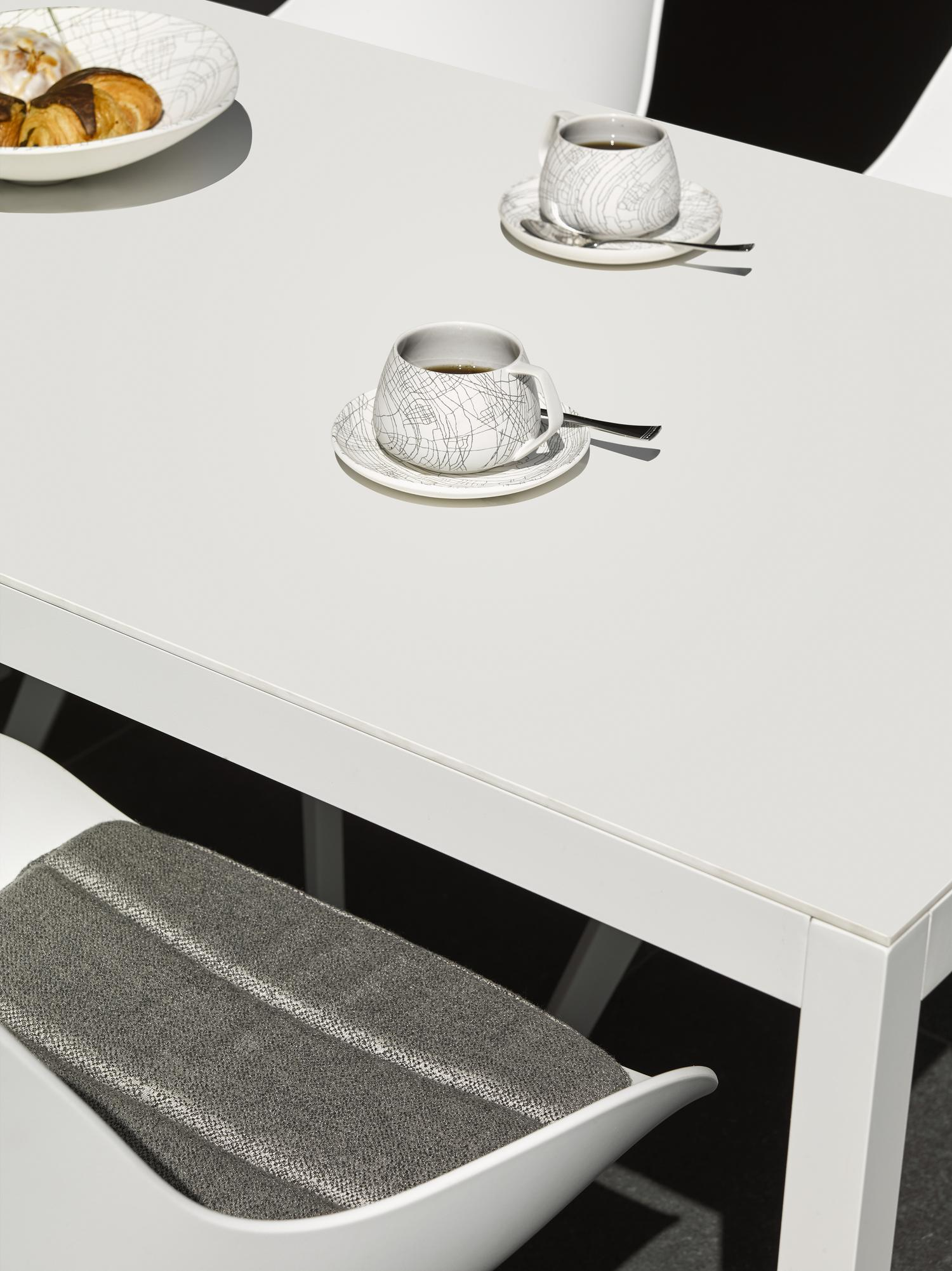 Mesa tuinstoel in wit aluminium en wit kunststof