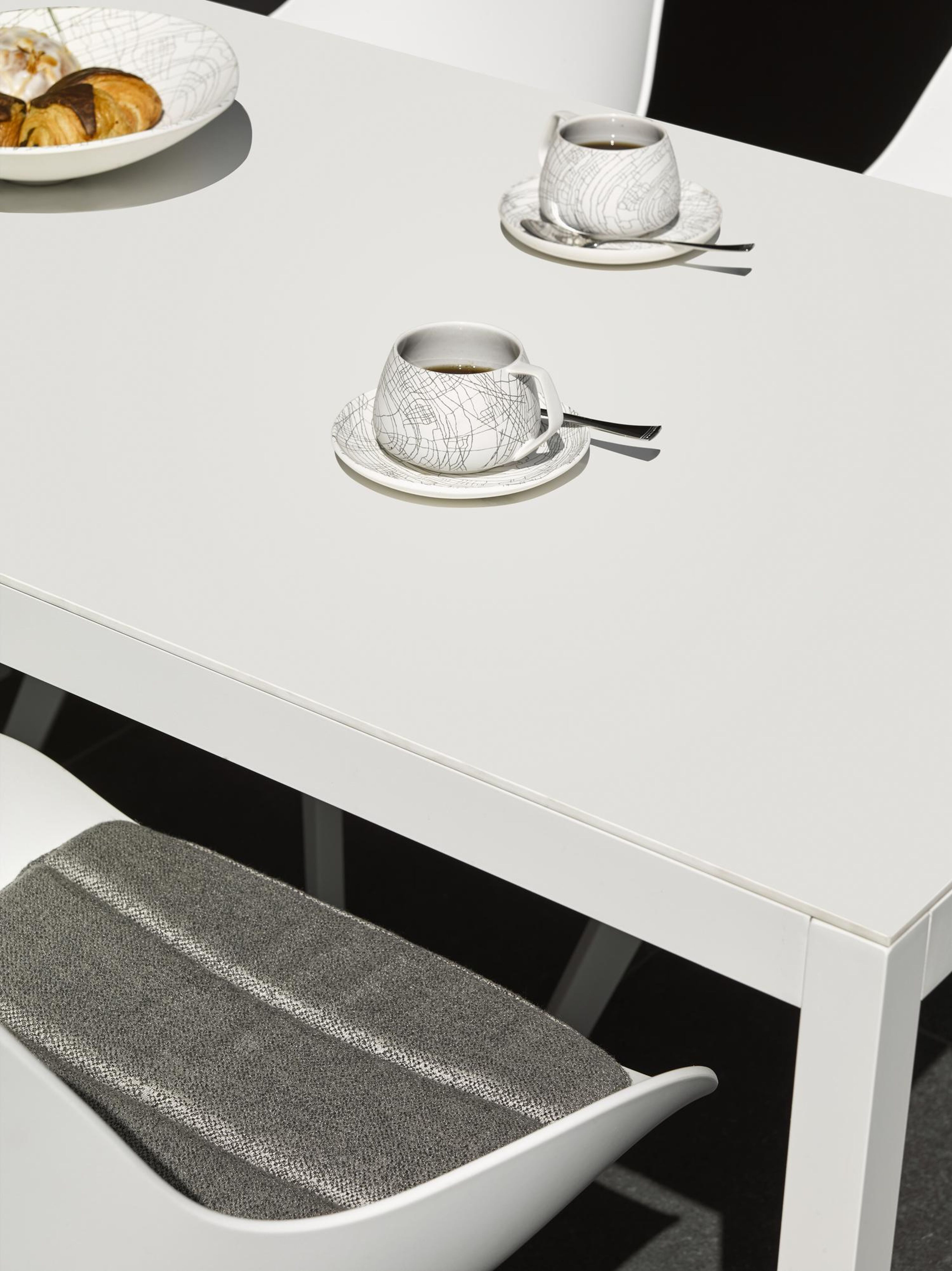 Mesa tuinstoel in wit aluminium en wit kunststof