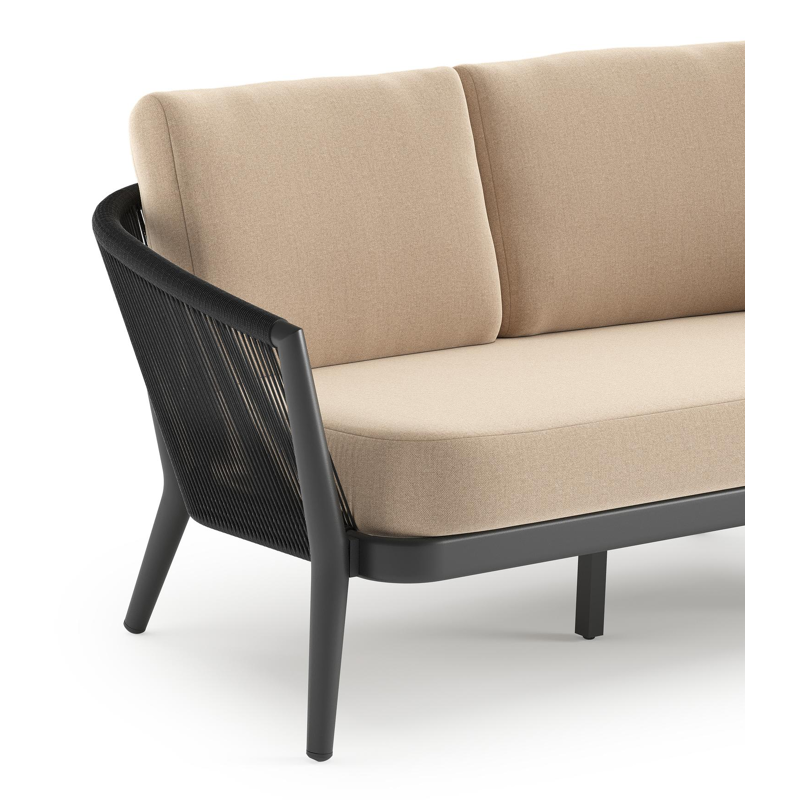 Orso loungebank in zwart aluminium en zwart verticaal geweven ronde rope met Natte Heather Beige all weather sunbrella® luxe kussen