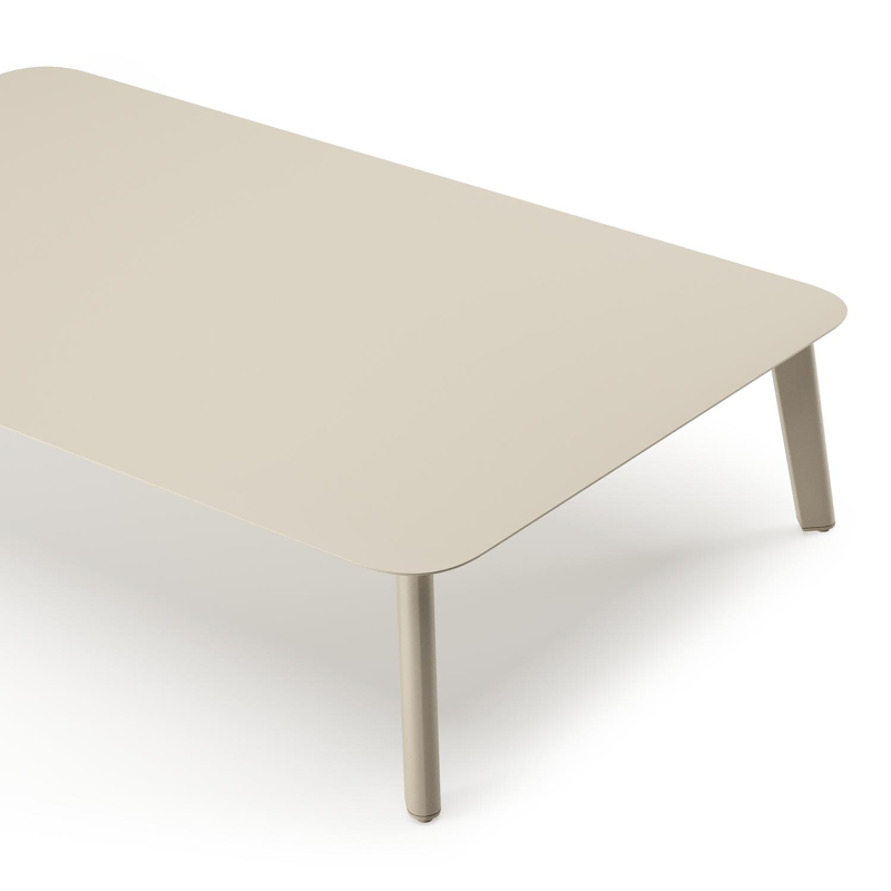 Table de basse Mosa en beige aluminium et aluminium beige - Lg. 140 x Lrg. 85 x Haut. 30 cm