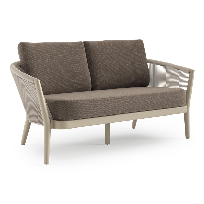 Orso loungebank in beige aluminium en beige verticaal geweven ronde rope met Lopi Coconut all weather sunbrella® luxe kussen