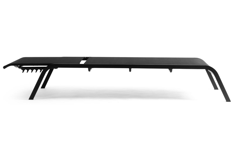 Acri verstelbaar ligbed in zwart aluminium met zwart textilene