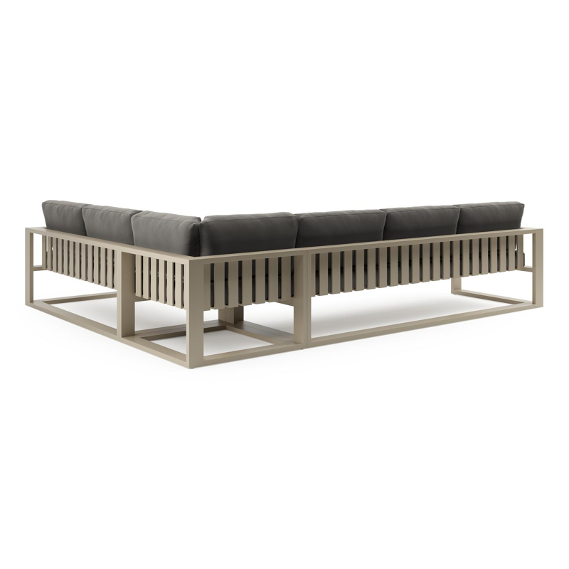 Verato loungehoek in beige aluminium met natte dark taupe all weather sunbrella® luxe kussen