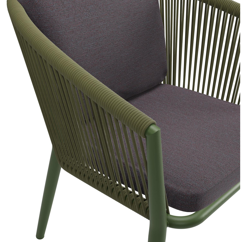 Orso tuinstoel in groen aluminium en groen verticaal geweven ronde rope met luxe zitkussen in All Weather Sunbrella® Luxe Tundra Red