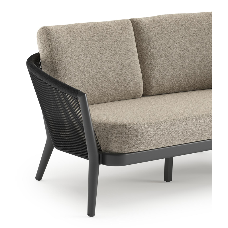 Canapé de jardin Orso en aluminium noir en corde ronde tissée verticalement noir et coussins en all weather cosytica Catania Beige