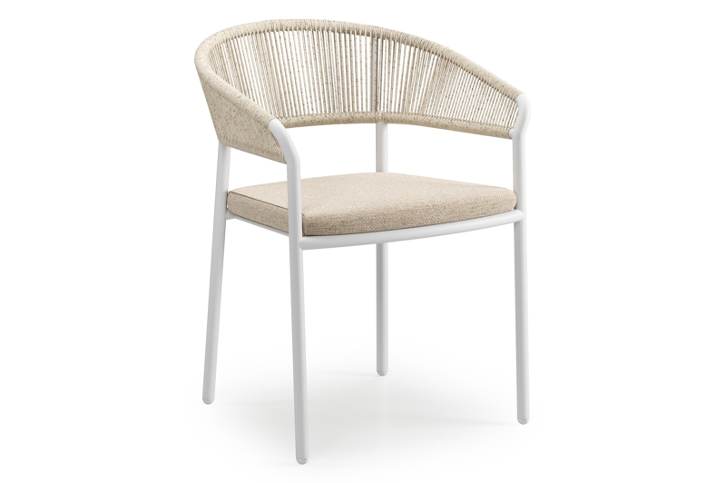 Feltro tuinset in wit aluminium en sintered stone Crema minerale met 2 Zamora tuinstoelen