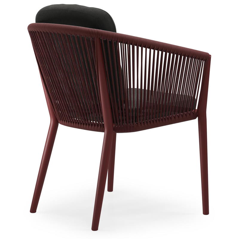 Orso tuinstoel in ruby aluminium en ruby verticaal geweven ronde rope met luxe zitkussen in All Weather Sunbrella® Luxe Natte Sooty