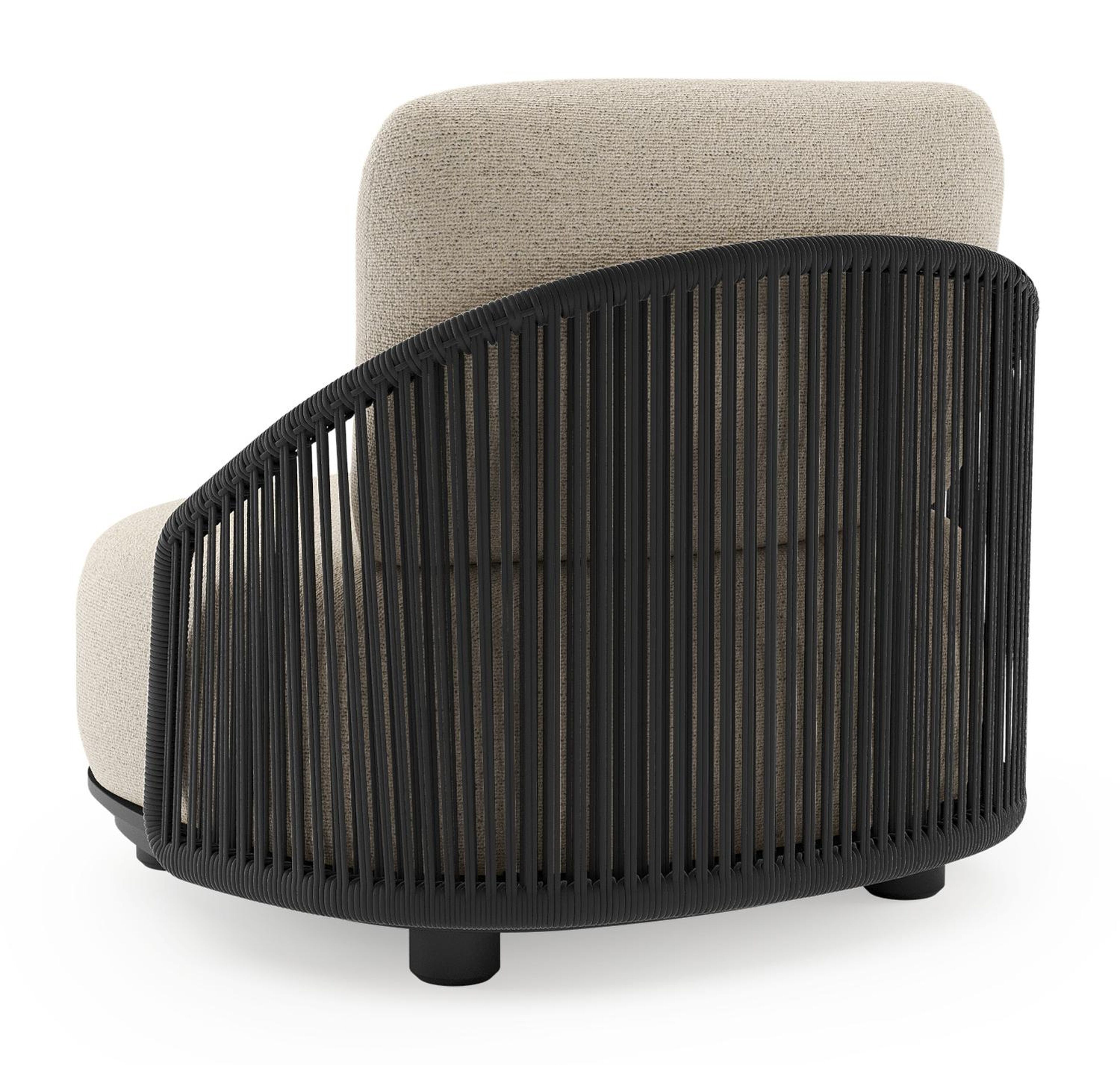 Fauteuil de jardin Vadelo en aluminium noir et corde ronde tissée verticalement noir et coussins en all weather cosytica marbella beige