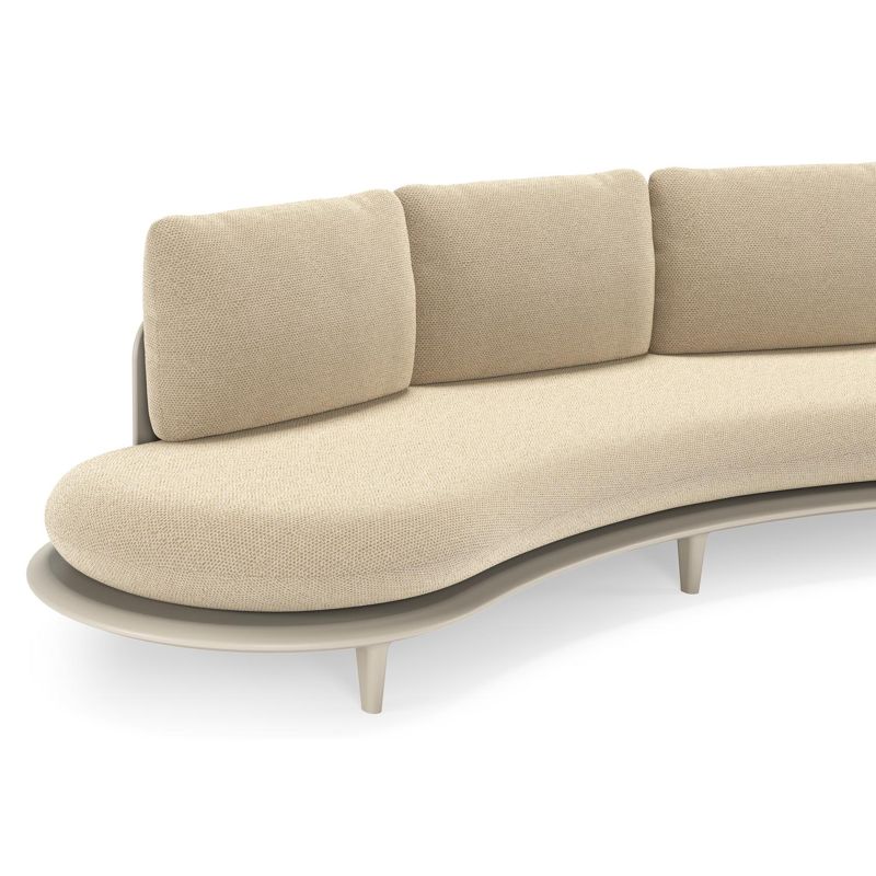 Bomero loungebank in beige aluminium met althea camel all weather cosytica kussen