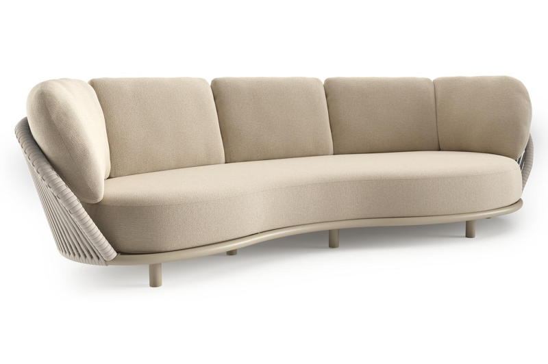 Lupino loungebank in beige aluminium en beige verticaal geweven luxe vlakke brede rope met althea chalk all weather cosytica kussen