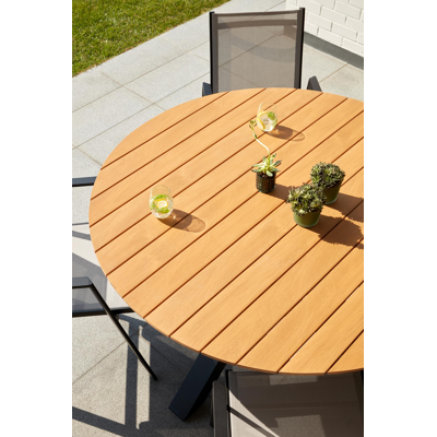 Tora tuinset in zwart aluminium en naturel polywood tafelblad met 4 stapelbare Oviedo tuinstoelen