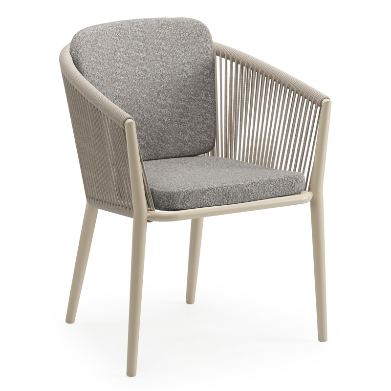 Orso tuinstoel in beige aluminium en beige verticaal geweven ronde rope met zitkussen in All Weather Sunbrella® Luxe Tundra Charcoal