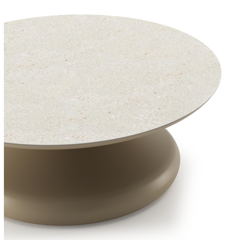 Bomero loungetafel rond in beige aluminium en volkeramiek Shilin - Dia. 84 x H 32.2 cm