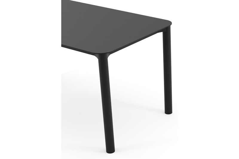 Table de jardin rectangulaire Orso arrondie en aluminium noir - Lg. 140 x Lrg. 80 x Haut. 74,5 cm
