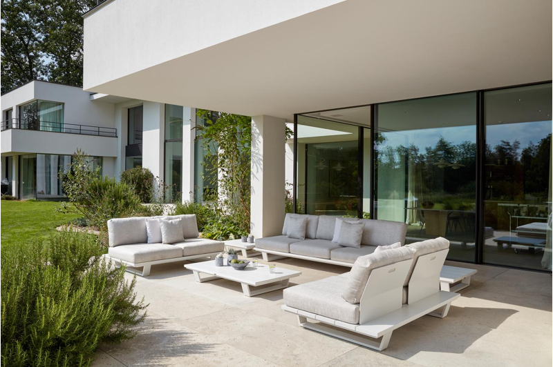 Pagino loungebank in wit aluminium met catania beige all weather cosytica kussen