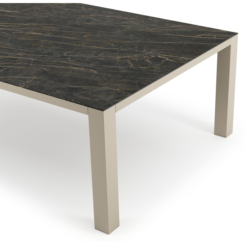 Nano XL tuintafel rechthoekig in beige aluminium en volkeramiek Black Obsession - L 240 x B 148 x H 75 cm