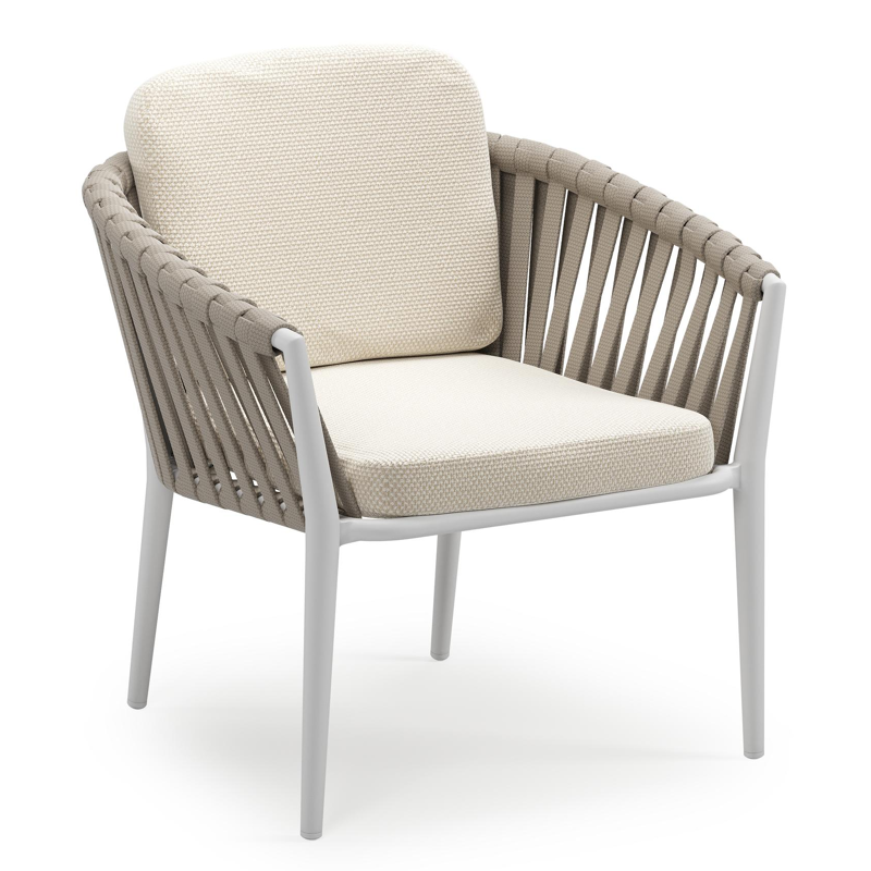 Orso low dining tuinstoel in wit aluminium en beige verticaal geweven luxe vlakke brede rope met stoelkussen in All Weather Cosytica Althea Off White