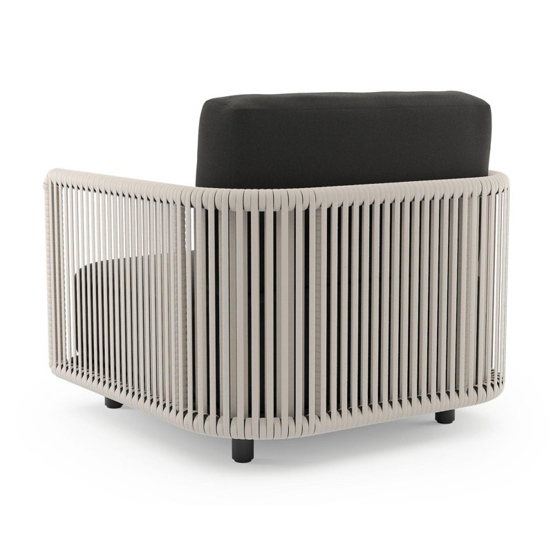 Organo loungestoel in zwart aluminium en beige verticaal geweven luxe vlakke rope met natte sooty all weather Sunbrella® luxe kussen