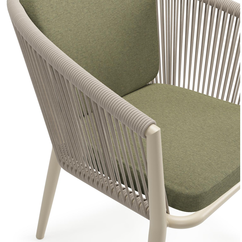 Orso tuinstoel in beige aluminium en beige verticaal geweven ronde rope met zitkussen in All Weather Sunbrella® Luxe Heritage Leaf
