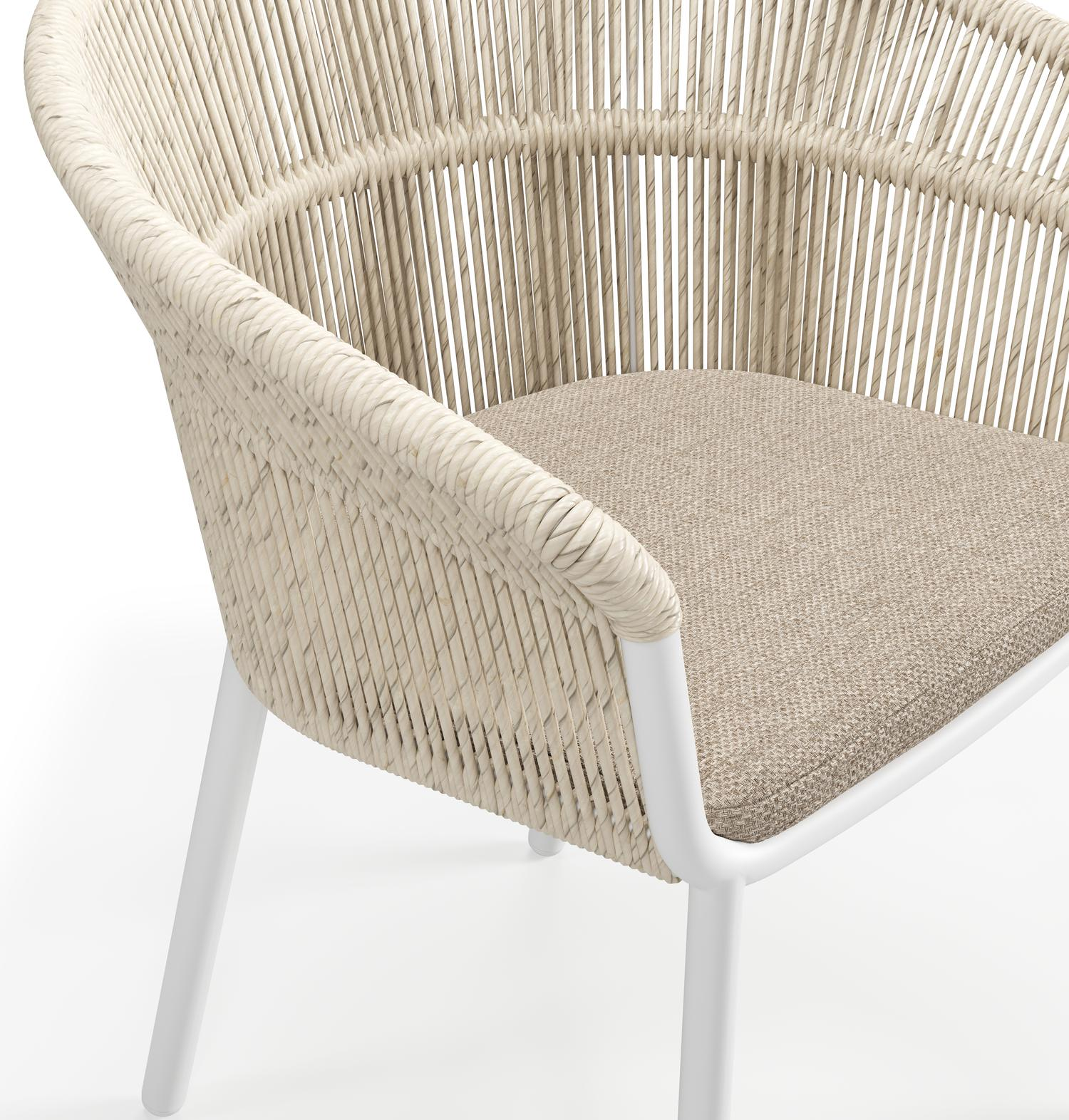 Chaise de jardin empilable Matera en aluminium blanc et résine tressée torsadé beige avec coussin en beige weather+ softtouch