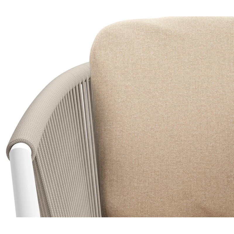 Orso tuinstoel in wit aluminium en beige verticaal geweven ronde rope met luxe zitkussen in All Weather Sunbrella® Luxe Natte Heather Beige