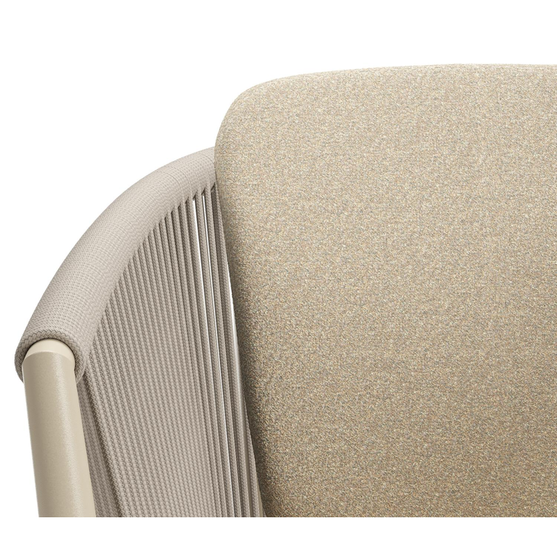 Orso tuinstoel in beige aluminium en beige verticaal geweven ronde rope met zitkussen in All Weather Solica Soul Papyrus