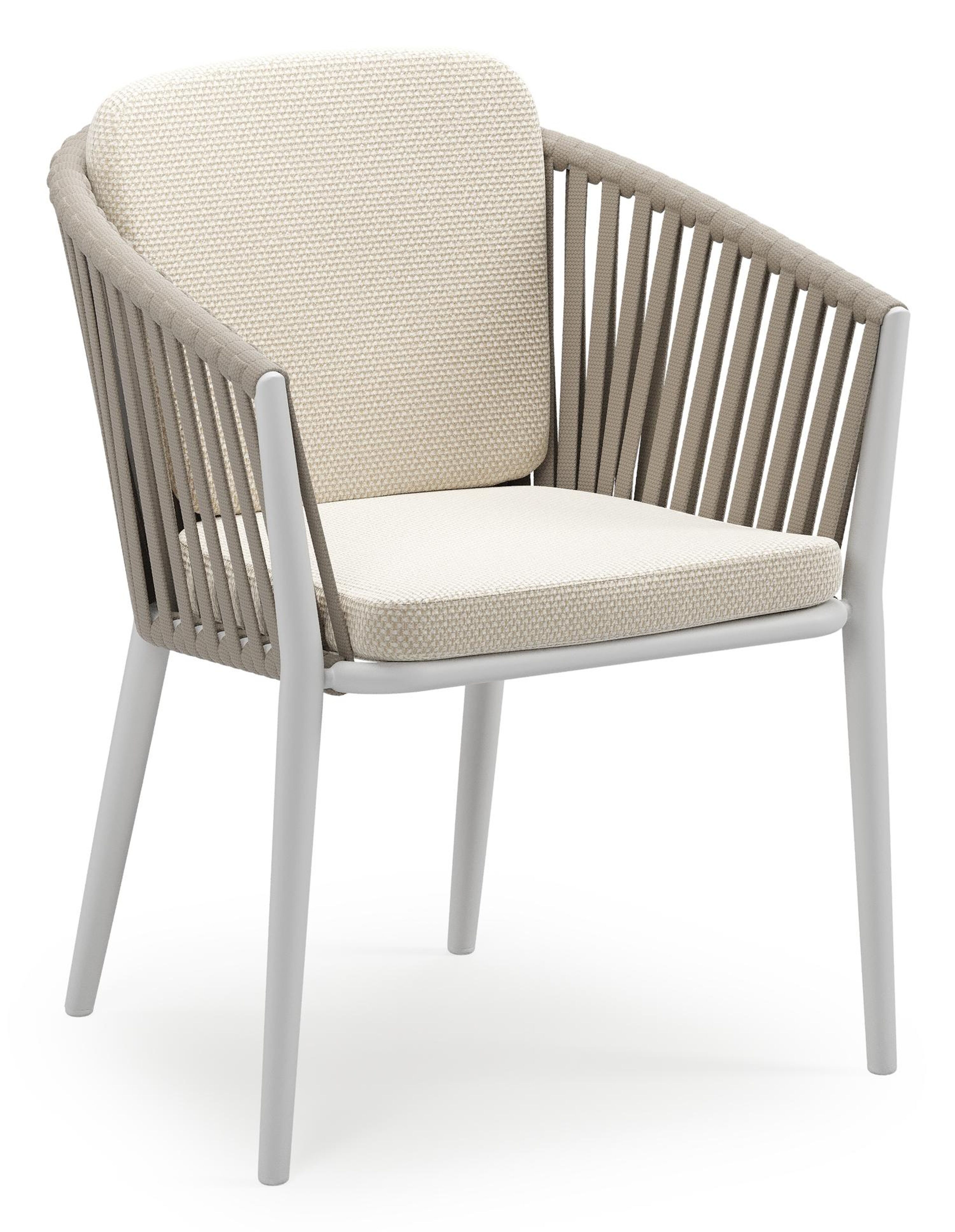 Chaise de jardin empilable Orso en aluminium blanc et corde large plate de luxe tissée verticalement beige avec coussin en All Weather Cosytica Althea Off White