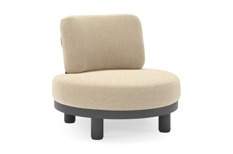 Fauteuil de jardin Donato en aluminium noir et coussins en all weather cosytica Althea Camel