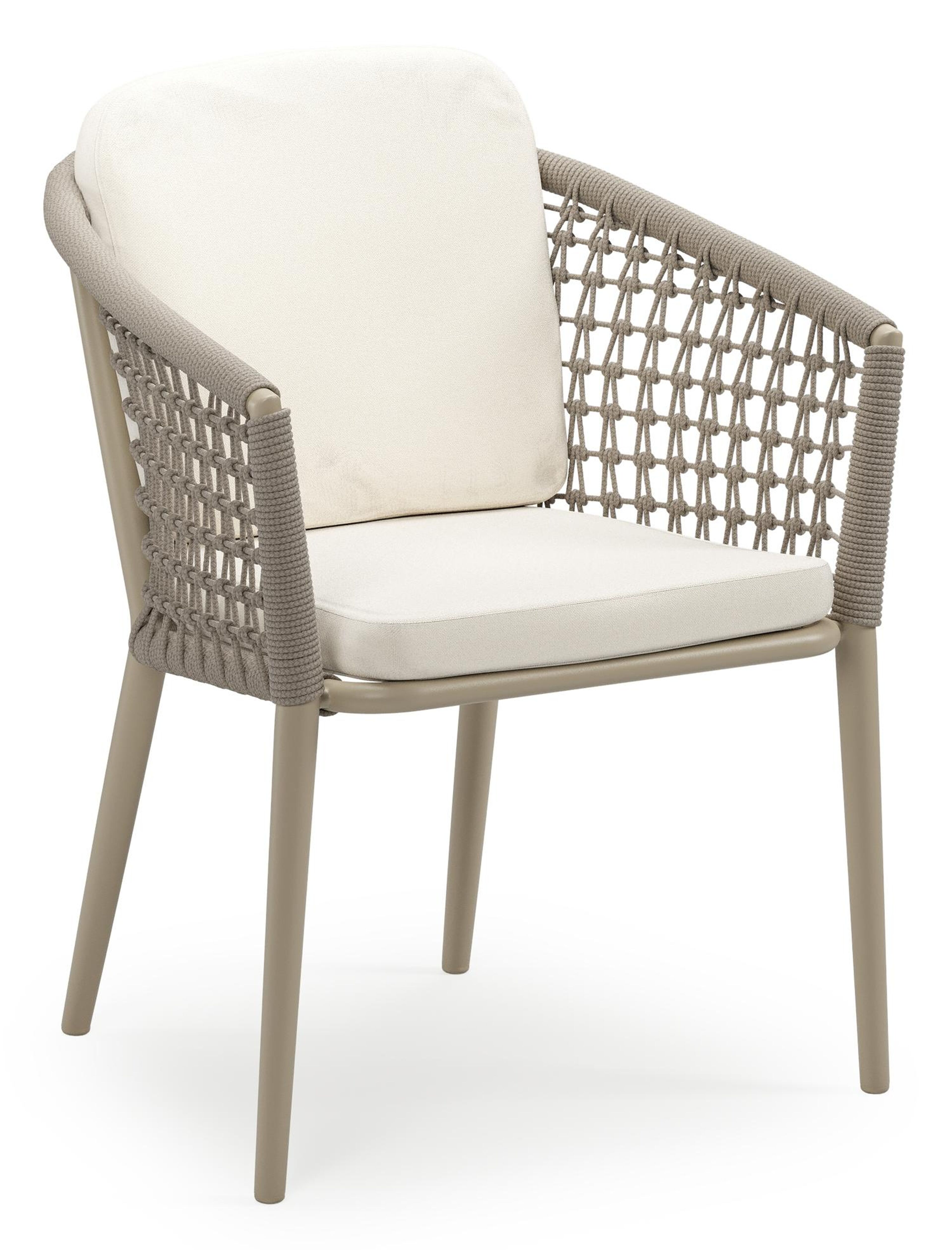 Orso stapelbare tuinstoel in beige aluminium en beige visnet geweven ronde rope met stoelkussen in All Weather Sunbrella® Luxe Natte White