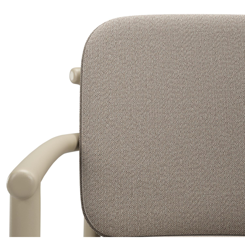 Bono stapelbare tuinstoel in beige aluminium met stoelkussen in All Weather Sunbrella® Luxe Savane Coconut