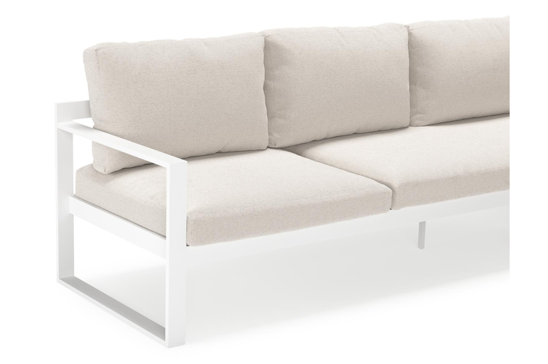 Caldela loungehoek in wit aluminium en polywood met beige weather+ softtouch kussens