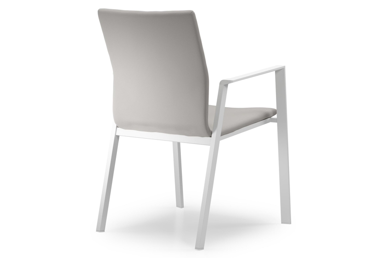 Ensemble de jardin Varese en aluminium blanc avec plateau de table en teck naturel et 10 chaises de jardin empilables Madura
