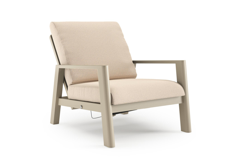 Cirello loungestoel in beige aluminium met heritage papyrus all weather sunbrella® luxe kussen