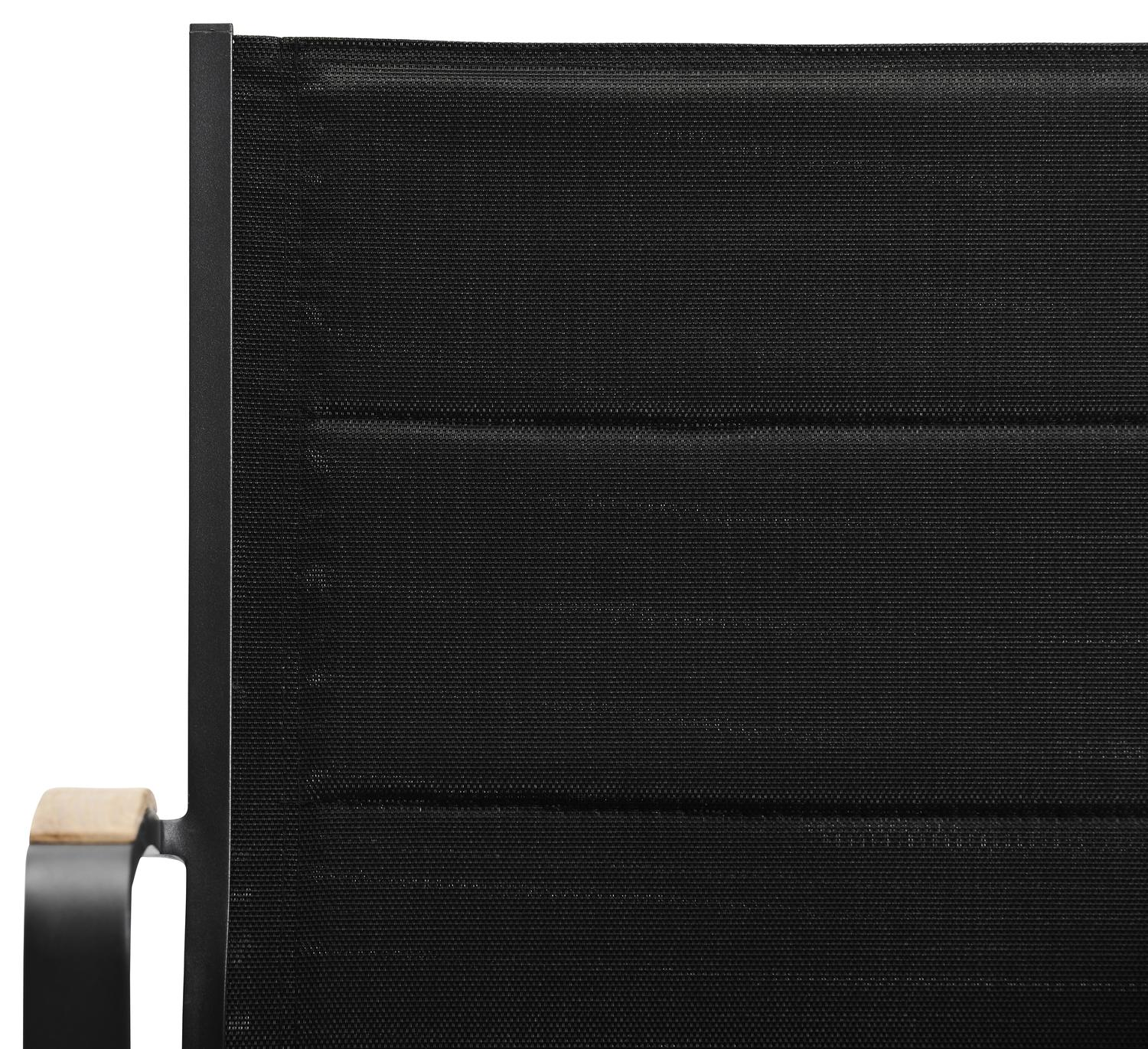 Lioni stapelbare tuinstoel in zwart aluminium en zwart comfort textilene en teak armleuning