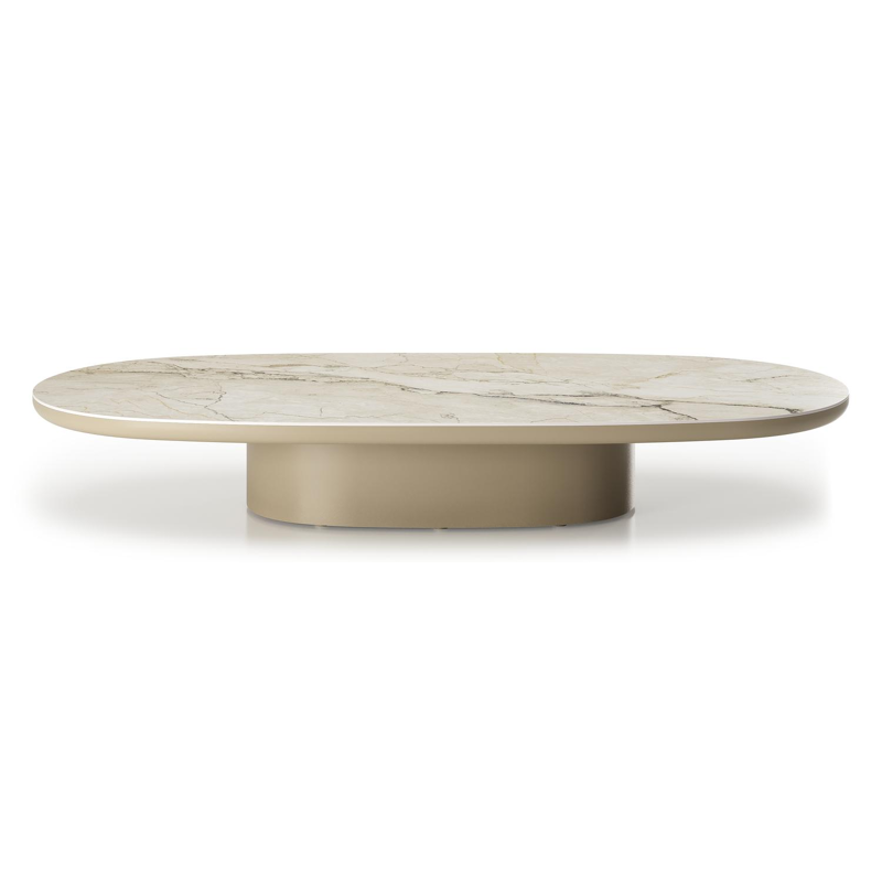 Table de basse Amico bombo en aluminium beige et céramique pleine Colorado Dunes - Lg. 171 x Lrg. 89 x Haut. 24 cm
