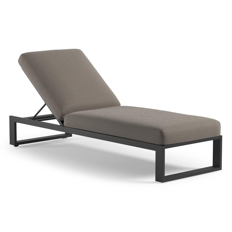 Verato verstelbaar ligbed in zwart aluminium met lopi pepper all weather Sunbrella® luxe kussen