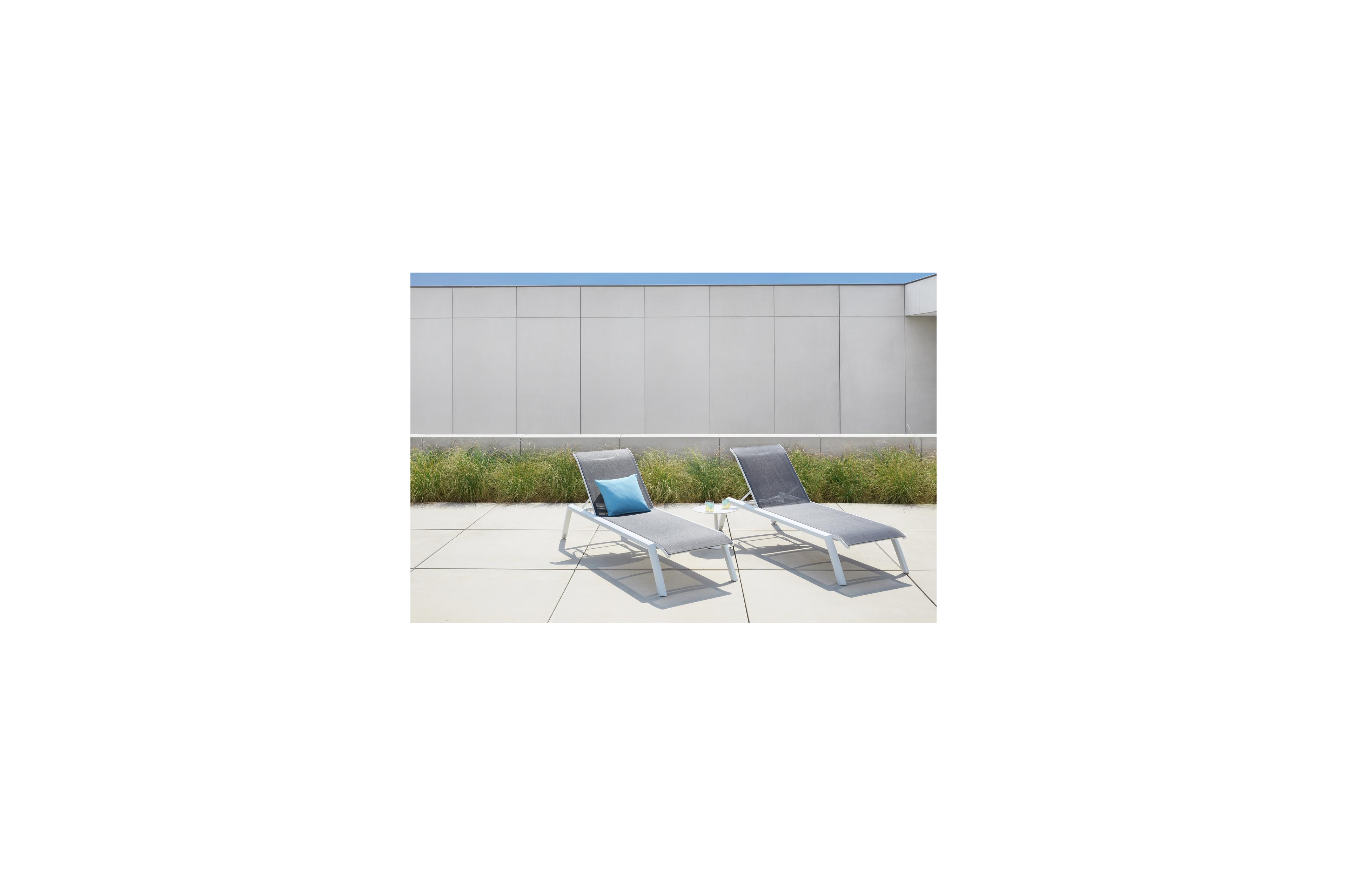 Bari verstelbaar ligbed in wit aluminium met grijs textileen