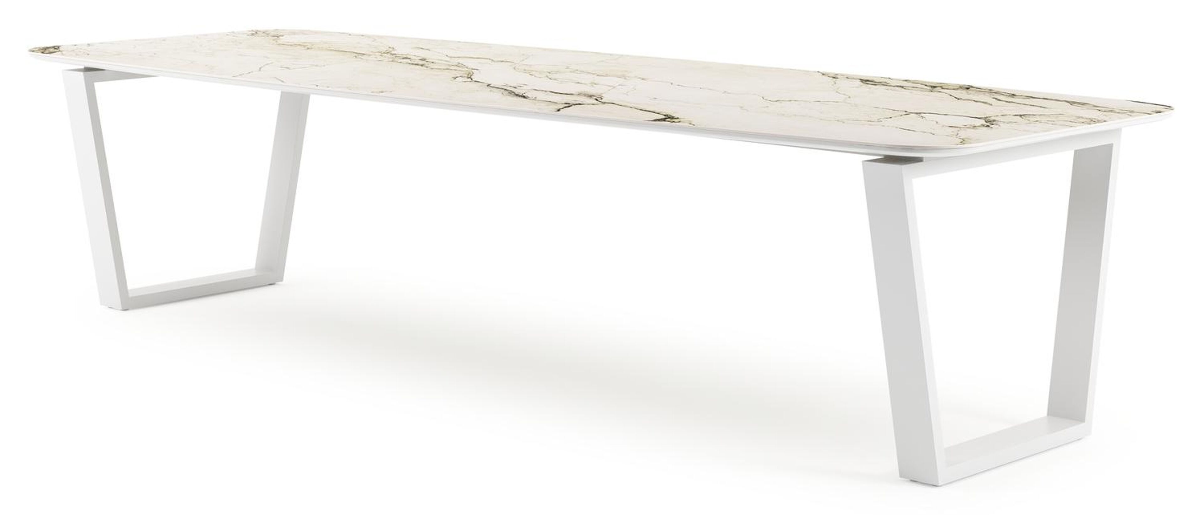 Table de jardin Pagino forme de bateau en aluminium blanc et céramique pleine colorado dunes - Lg. 315 x Lrg. 115 x Haut. 73 cm