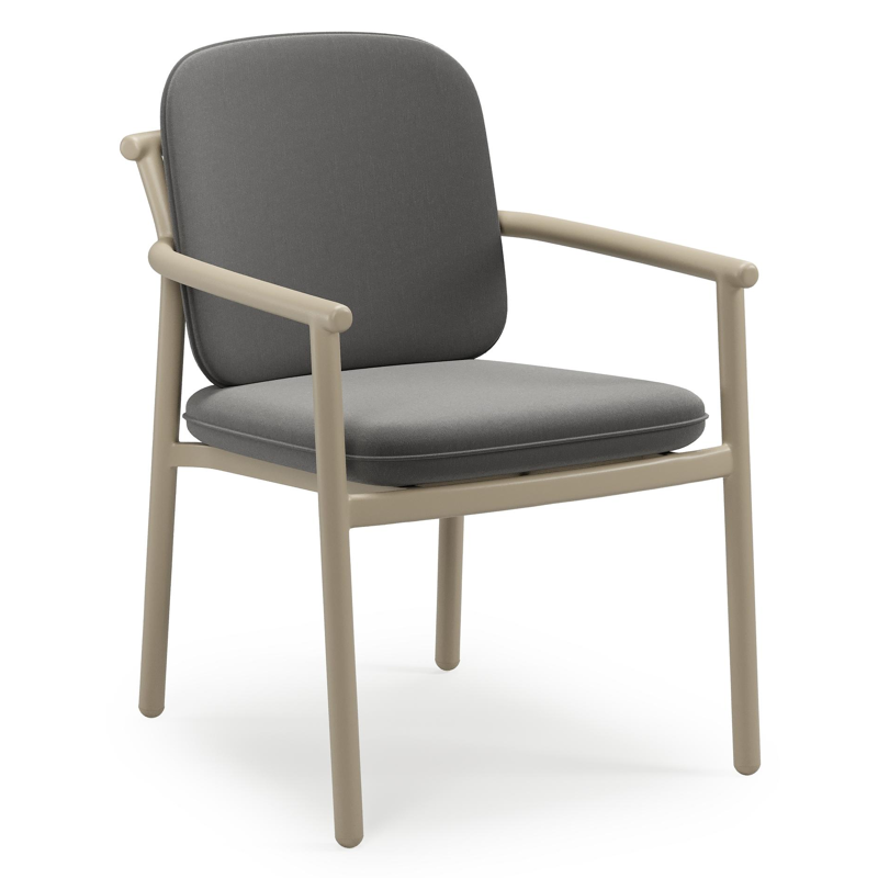 Bono stapelbare tuinstoel in beige aluminium met stoelkussen in All Weather Sunbrella® Luxe Natte Charcoal Chine