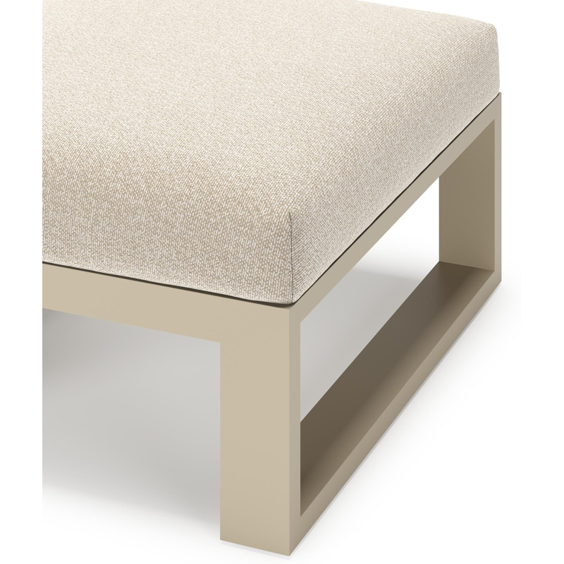 Verato poef in beige aluminium met marbella ecru all weather cosytica kussen
