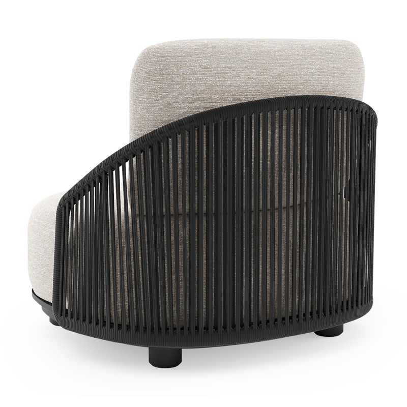 Vadelo loungestoel in zwart aluminium en zwart verticaal geweven ronde rope met tundra sand all weather sunbrella® luxe kussen