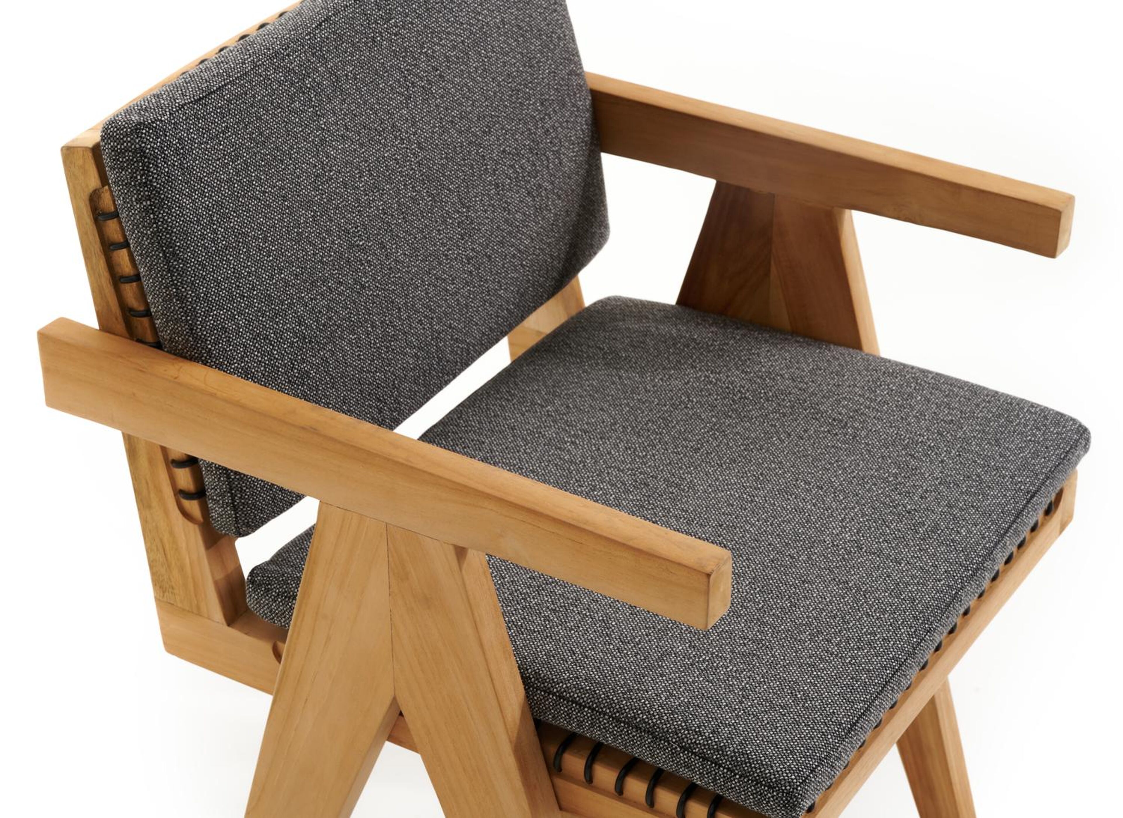 Chaise de jardin Trentino en teck et résine tressée ronde naturel avec coussin en savane tornado all weather sunbrella® luxe
