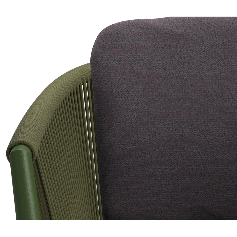 Orso tuinstoel in groen aluminium en groen verticaal geweven ronde rope met luxe zitkussen in All Weather Sunbrella® Luxe Tundra Red