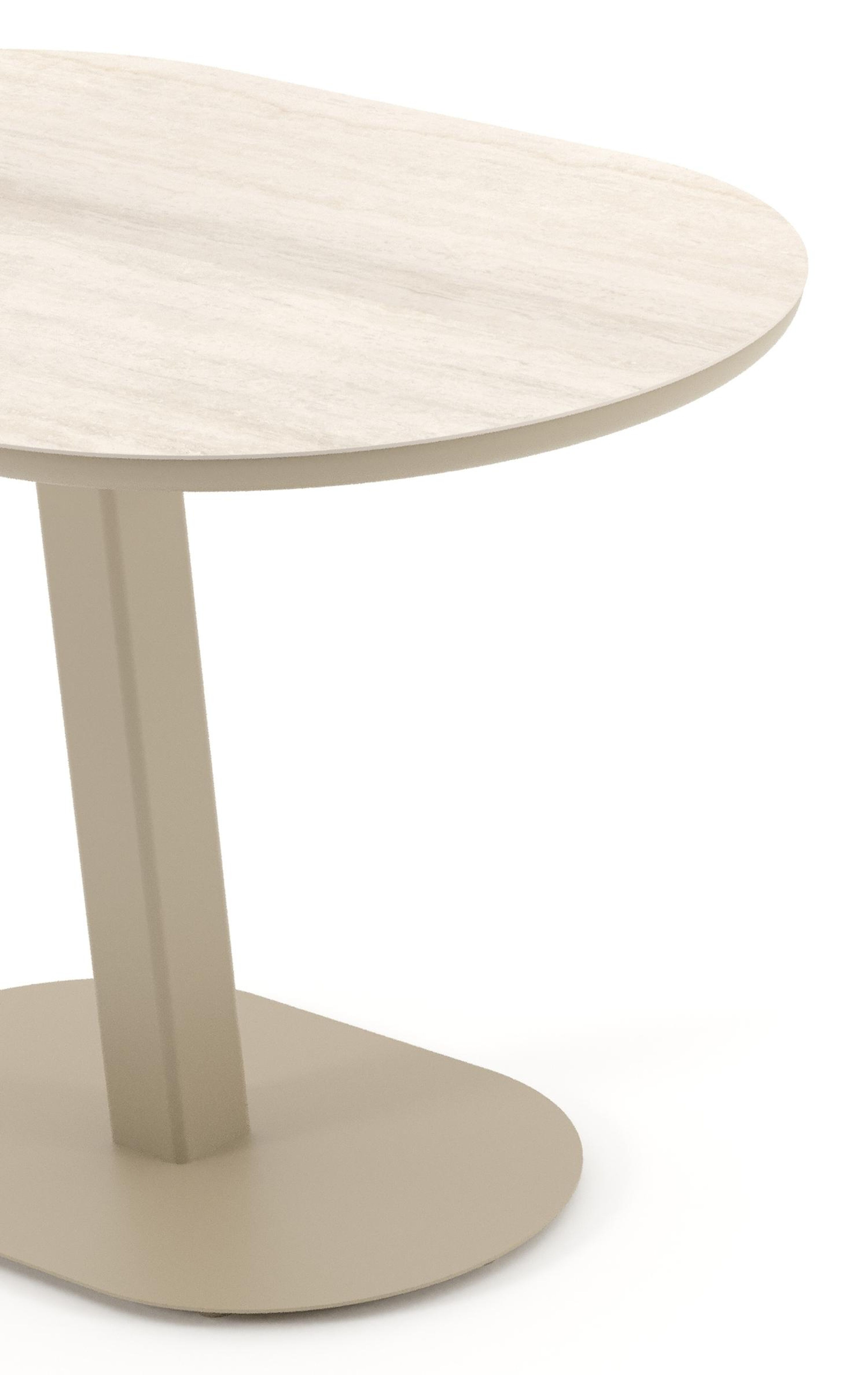 Table de jardin Teramo inclinable bombo en aluminium beige et céramique pleine Travertino Bianco - Lg. 110 x Lrg. 70 x Haut. 73.7 cm