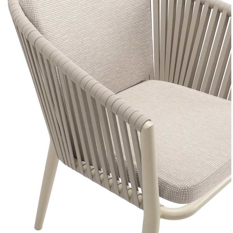 Orso stapelbare tuinstoel in beige aluminium en beige vierkant geweven ronde rope met kussen in All Weather Sunbrella® Luxe Slow Farafra